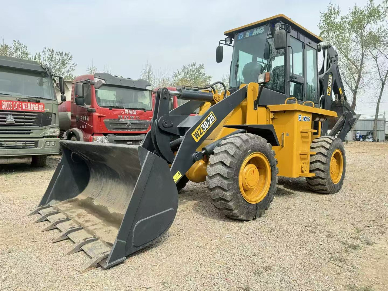 XCMG 30-25 - Backhoe loader: picture 2 XCMG 30-25 - Backhoe loader: picture 2