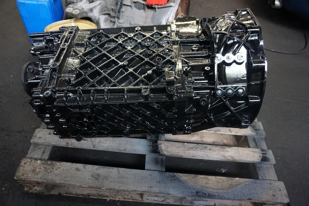 ZF (ZF 16S2220) MAN TGX truck - Gearbox for Truck: picture 1 ZF (ZF 16S2220) MAN TGX truck - Gearbox for Truck: picture 1