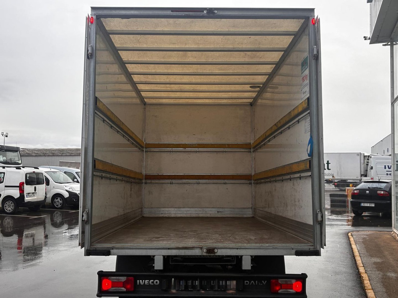 Caja cerrada IVECO 35C16 20m3 con puertas traseras - Closed box van: picture 5 Caja cerrada IVECO 35C16 20m3 con puertas traseras - Closed box van: picture 5