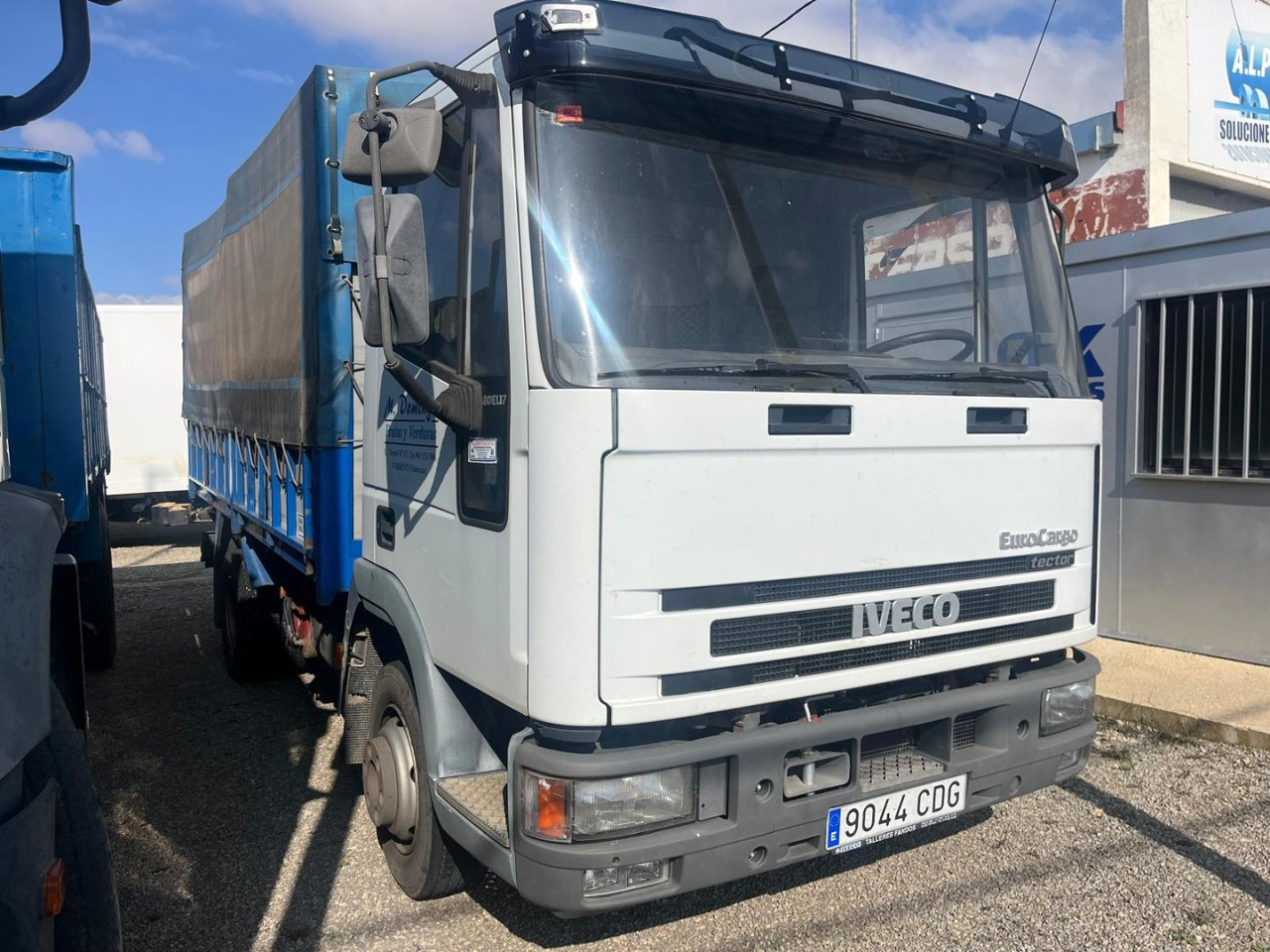 Caja cerrada IVECO Eurocargo ML80E17 - Curtain side truck: picture 3 Caja cerrada IVECO Eurocargo ML80E17 - Curtain side truck: picture 3