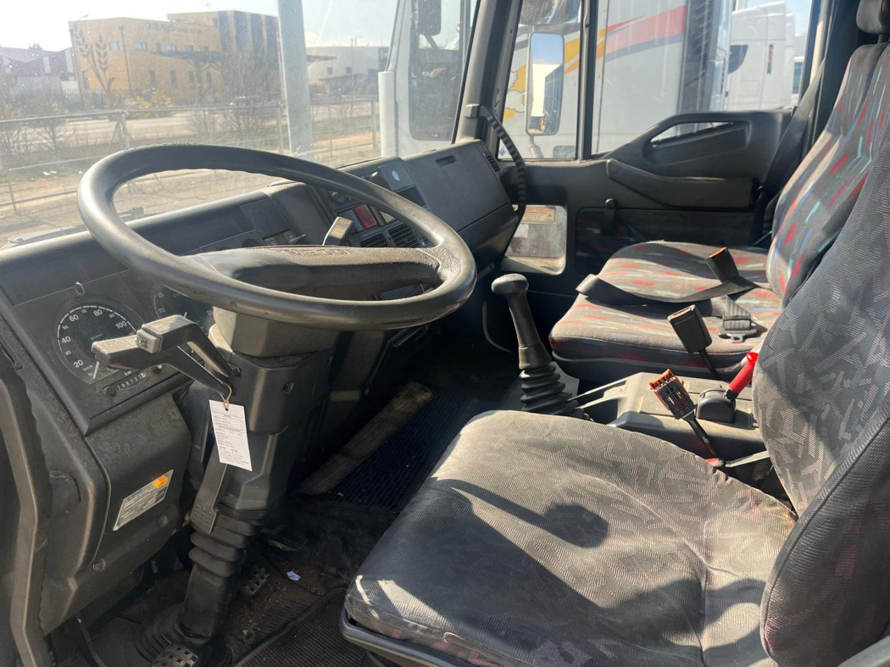 Caja cerrada IVECO Eurocargo ML80E17 - Curtain side truck: picture 5 Caja cerrada IVECO Eurocargo ML80E17 - Curtain side truck: picture 5