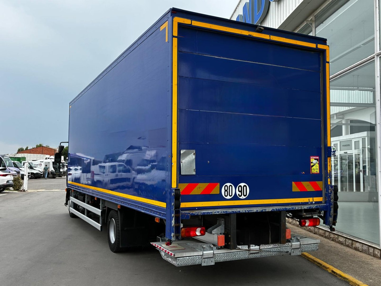 Caja cerrada Renault D120-210 - Box truck: picture 4 Caja cerrada Renault D120-210 - Box truck: picture 4