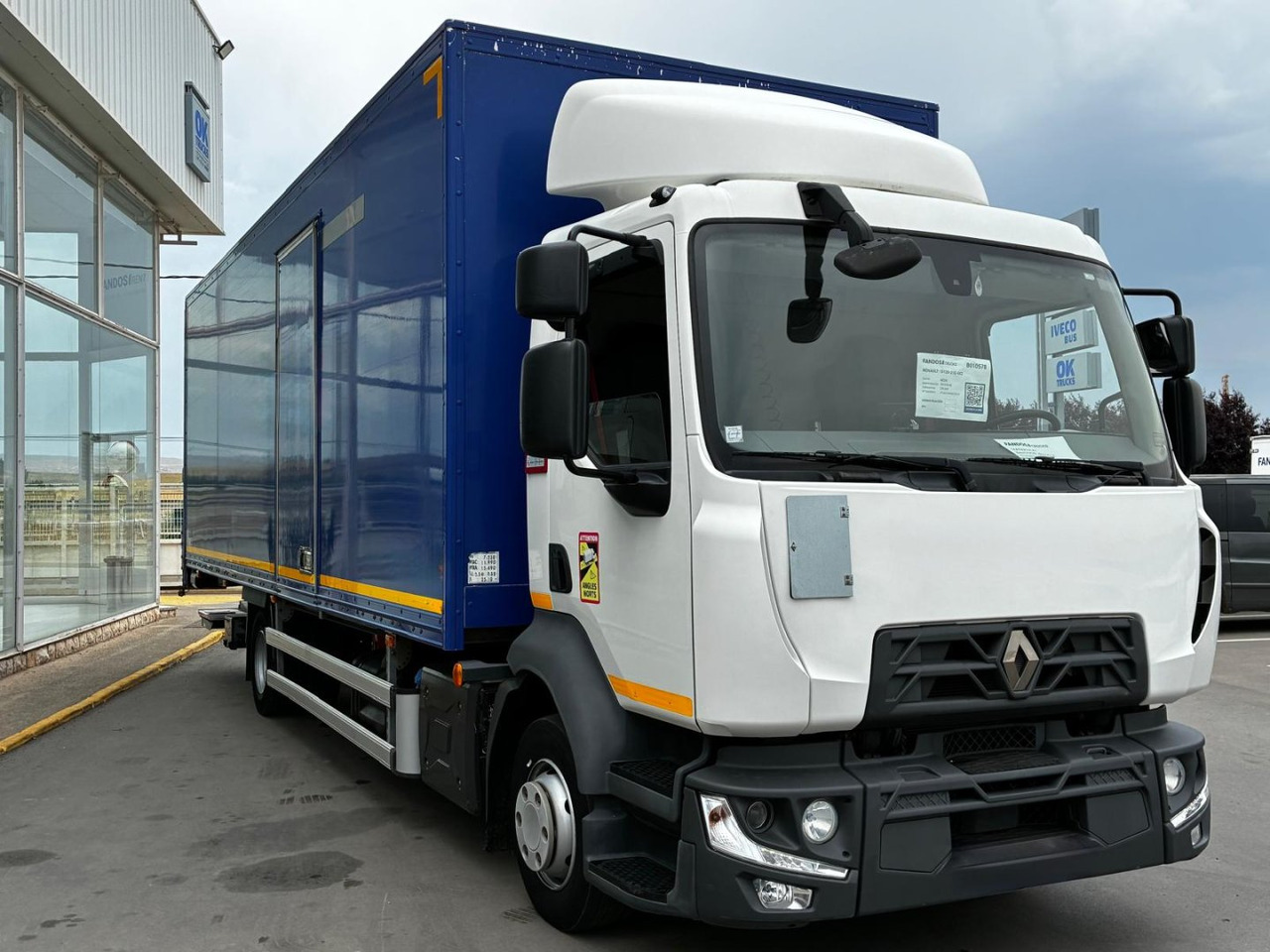 Caja cerrada Renault D120-210 - Box truck: picture 3 Caja cerrada Renault D120-210 - Box truck: picture 3