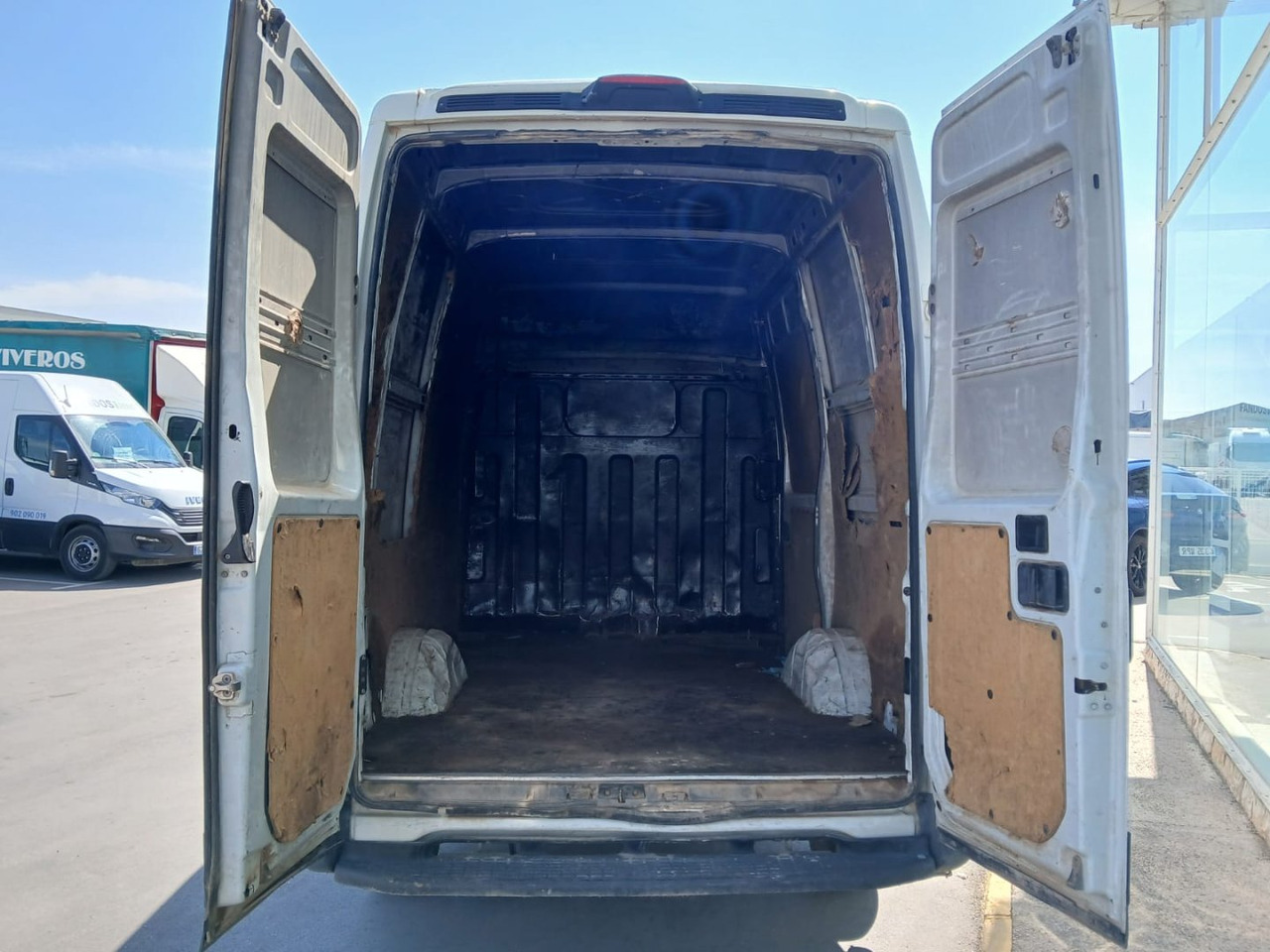 Furgón IVECO 35S13 V 10m3 - Panel van: picture 5 Furgón IVECO 35S13 V 10m3 - Panel van: picture 5