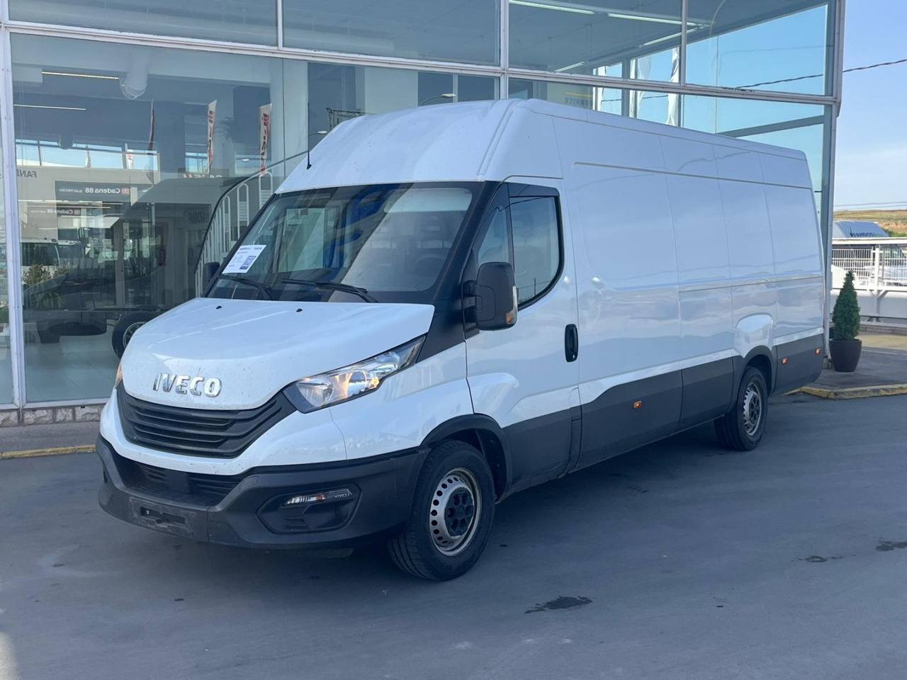 Furgón IVECO 35S14 16m3 Hi-matic - Panel van: picture 1 Furgón IVECO 35S14 16m3 Hi-matic - Panel van: picture 1