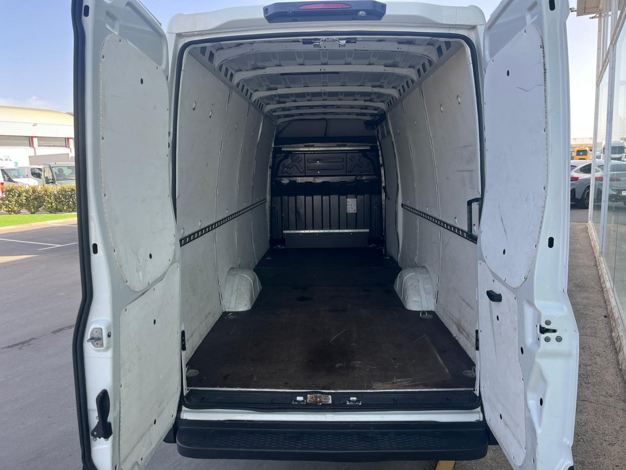 Furgón IVECO 35S14 16m3 Hi-matic - Panel van: picture 5 Furgón IVECO 35S14 16m3 Hi-matic - Panel van: picture 5