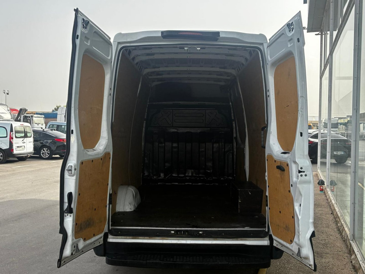 Furgón IVECO 35S16 V 12m3 - Panel van: picture 5 Furgón IVECO 35S16 V 12m3 - Panel van: picture 5