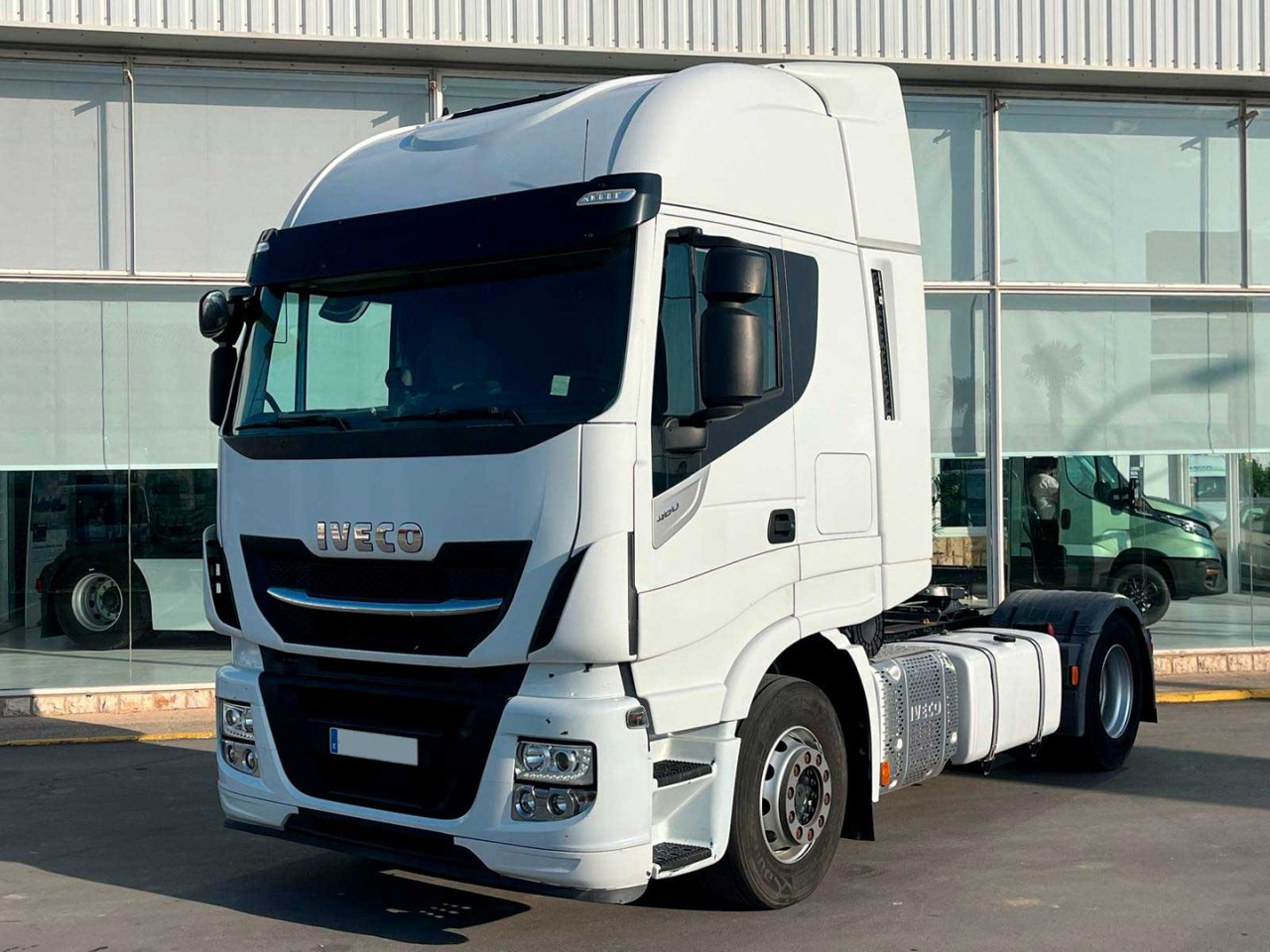 Cabeza Tractora IVECO 460 AUTOMATICO CON INTARDER - Tractor unit: picture 1 Cabeza Tractora IVECO 460 AUTOMATICO CON INTARDER - Tractor unit: picture 1