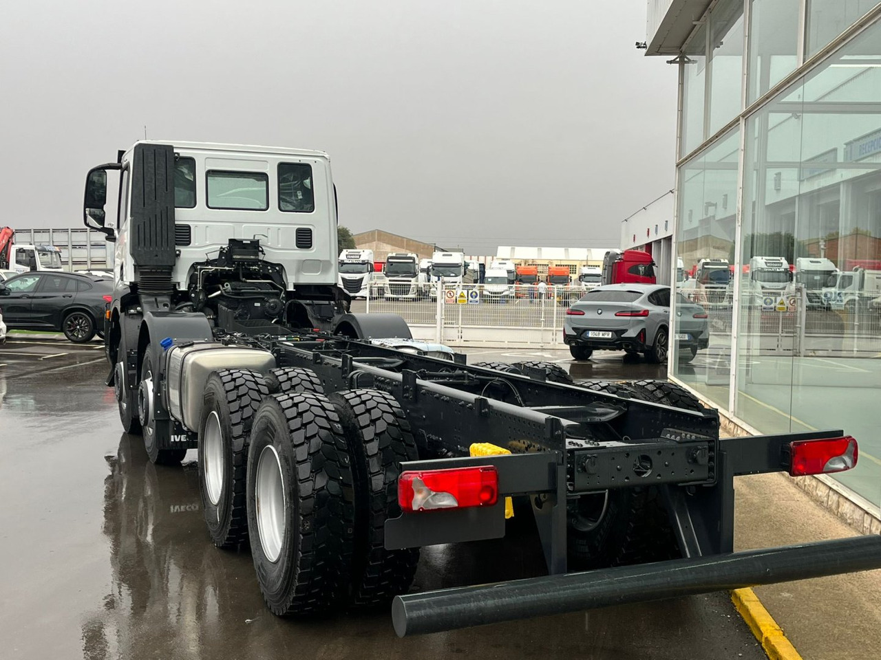 Volquete/Dumper IVECO T-WAY 510cv 8X4 - Cab chassis truck: picture 4 Volquete/Dumper IVECO T-WAY 510cv 8X4 - Cab chassis truck: picture 4