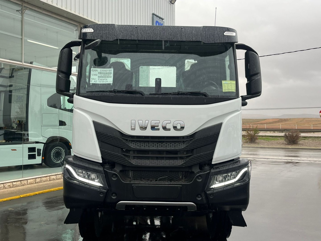 Volquete/Dumper IVECO T-WAY 510cv 8X4 - Cab chassis truck: picture 2 Volquete/Dumper IVECO T-WAY 510cv 8X4 - Cab chassis truck: picture 2