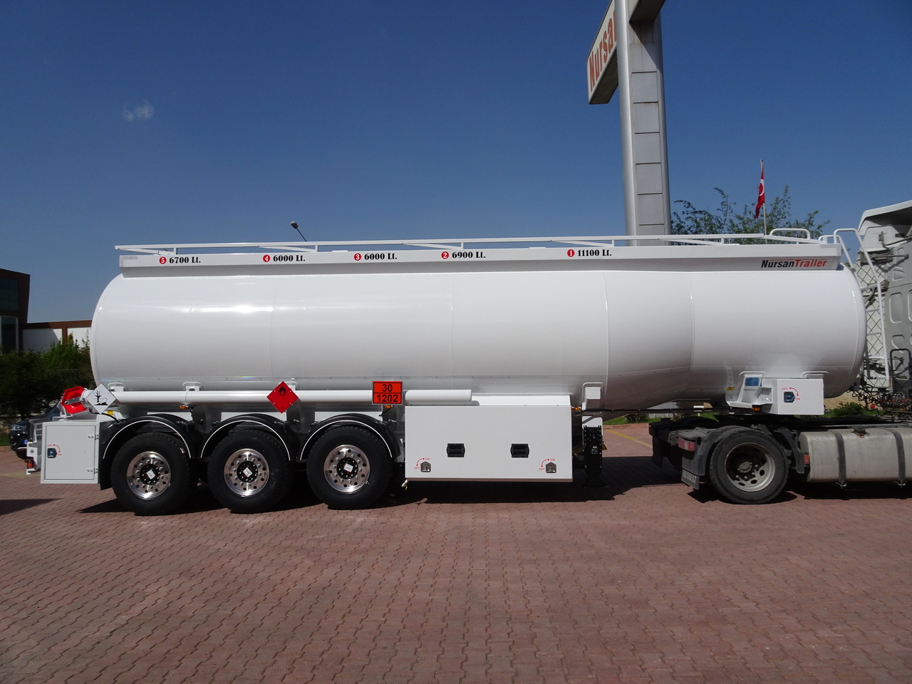 NURSAN Aluminium Tanker - Tanker semi-trailer: picture 3 NURSAN Aluminium Tanker - Tanker semi-trailer: picture 3
