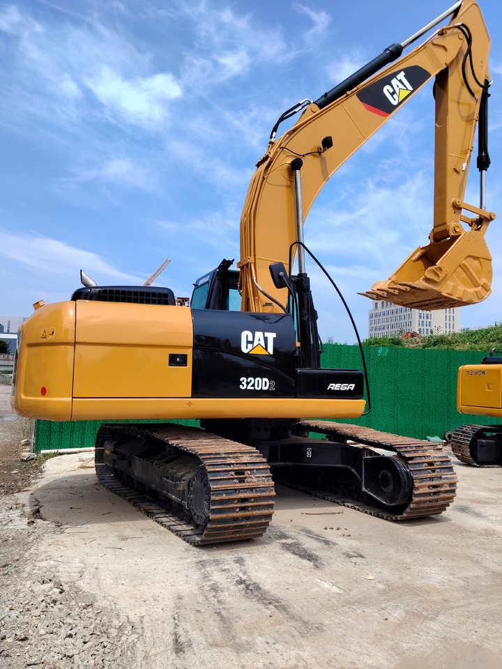 CAT 320D2 L WITH C7.1 ENGINE - Crawler excavator: picture 2 CAT 320D2 L WITH C7.1 ENGINE - Crawler excavator: picture 2