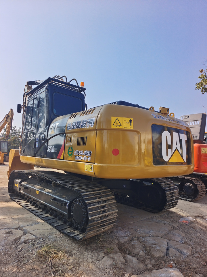 CAT 320D2L - Crawler excavator: picture 3 CAT 320D2L - Crawler excavator: picture 3