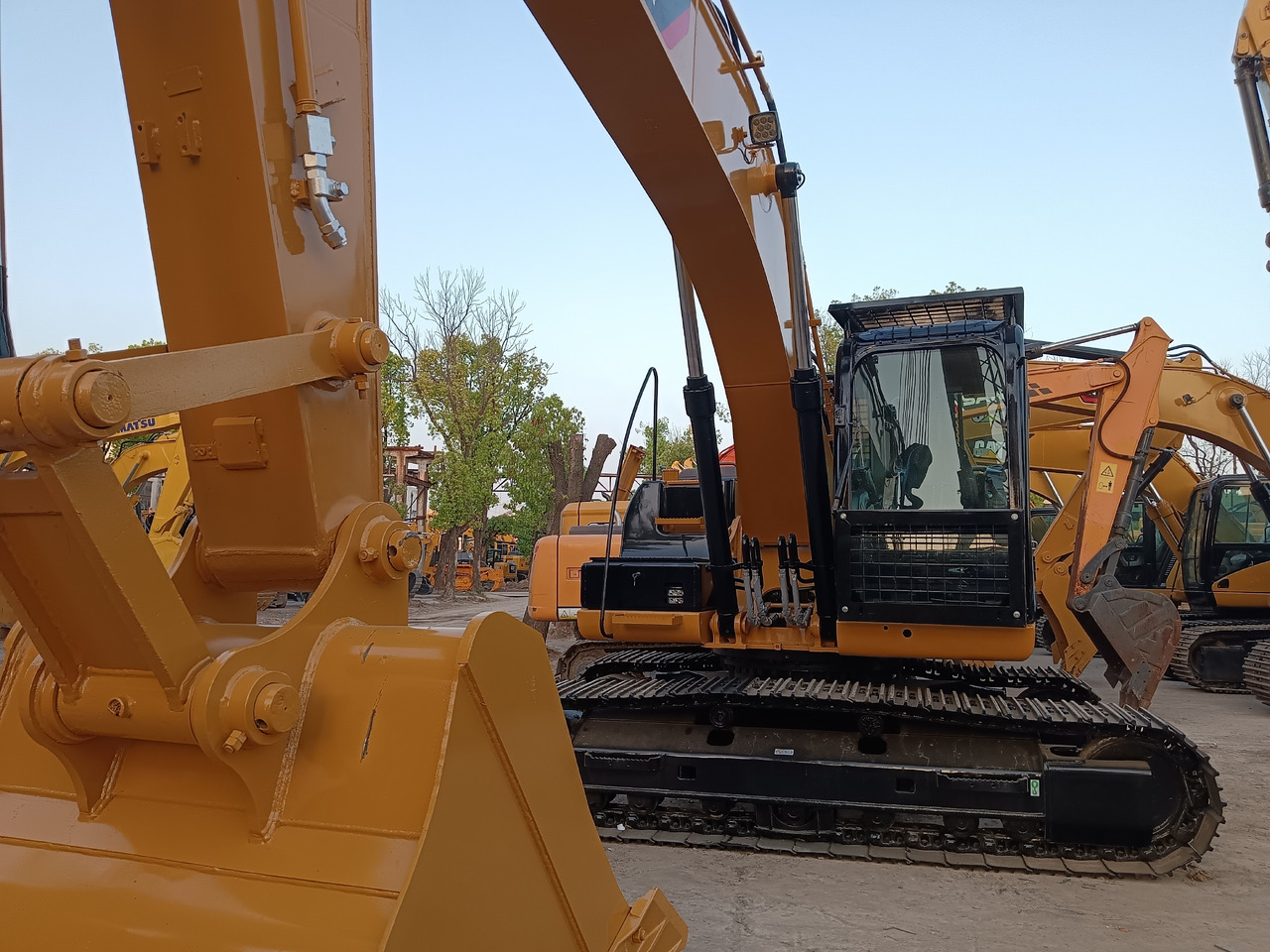 Crawler excavator CATERPILLAR 320D CAT 320D2L: picture 10