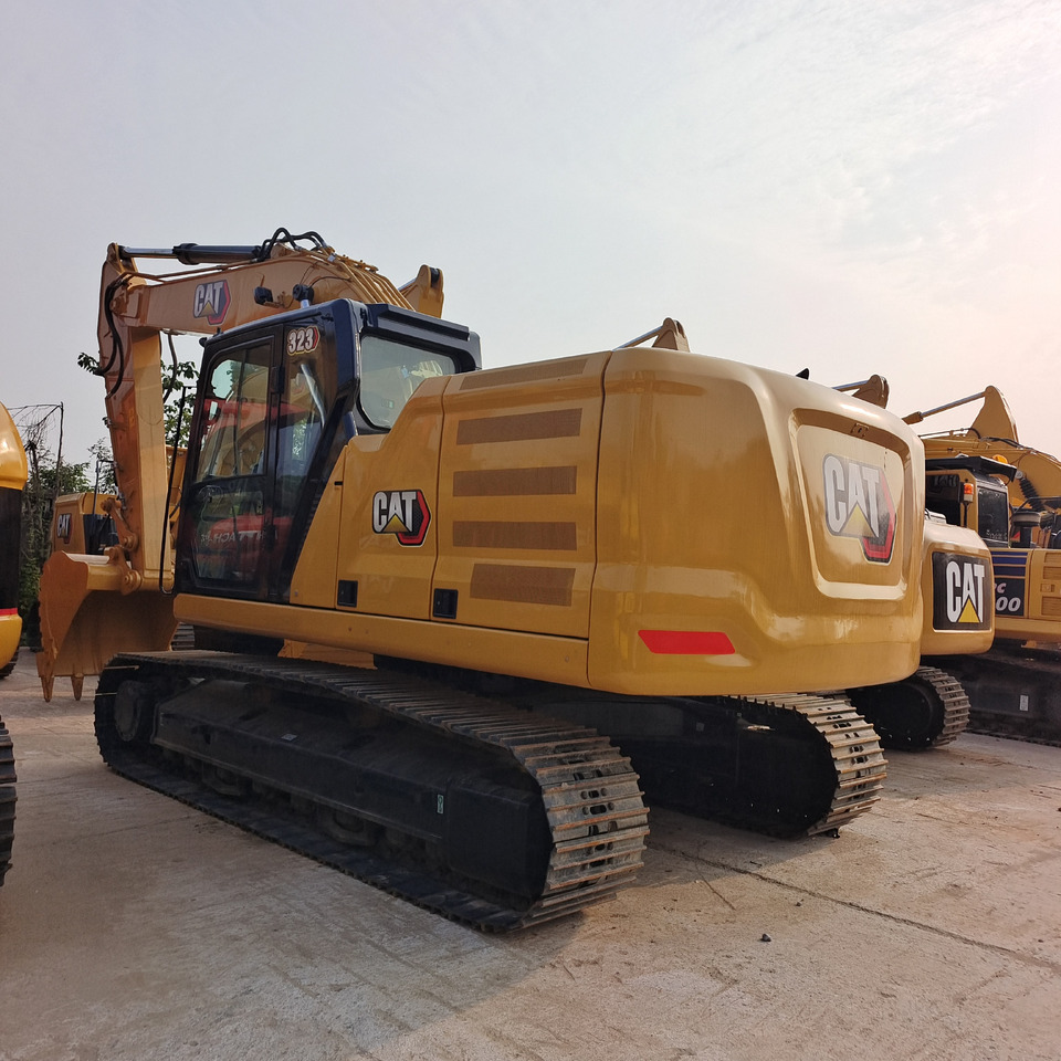 CATERPILLAR 323 - Crawler excavator: picture 2 CATERPILLAR 323 - Crawler excavator: picture 2