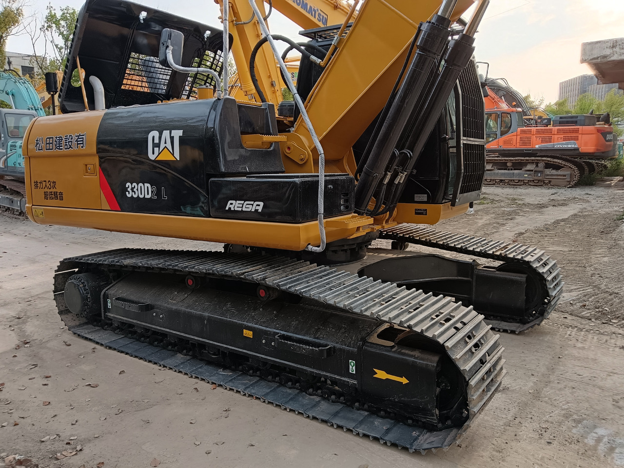 CATERPILLAR 330D CAT 330D2L - Crawler excavator: picture 2 CATERPILLAR 330D CAT 330D2L - Crawler excavator: picture 2