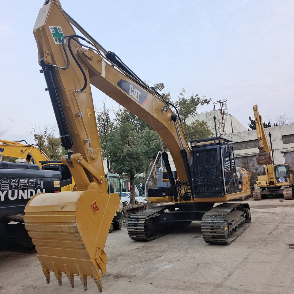 CATERPILLAR 330D2L CAT 330D2 L - Crawler excavator: picture 3 CATERPILLAR 330D2L CAT 330D2 L - Crawler excavator: picture 3