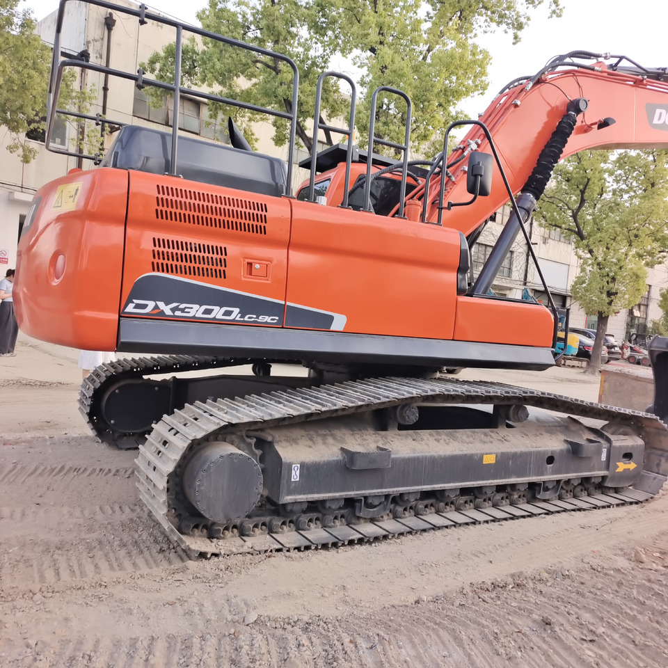DOOSAN DX 300 LC - 9C - Crawler excavator: picture 3 DOOSAN DX 300 LC - 9C - Crawler excavator: picture 3