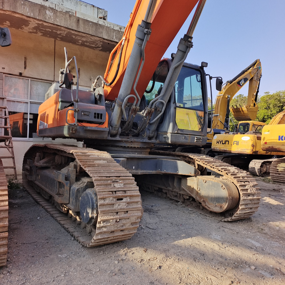 DOOSAN DX530LC-5 - Crawler excavator: picture 1 DOOSAN DX530LC-5 - Crawler excavator: picture 1