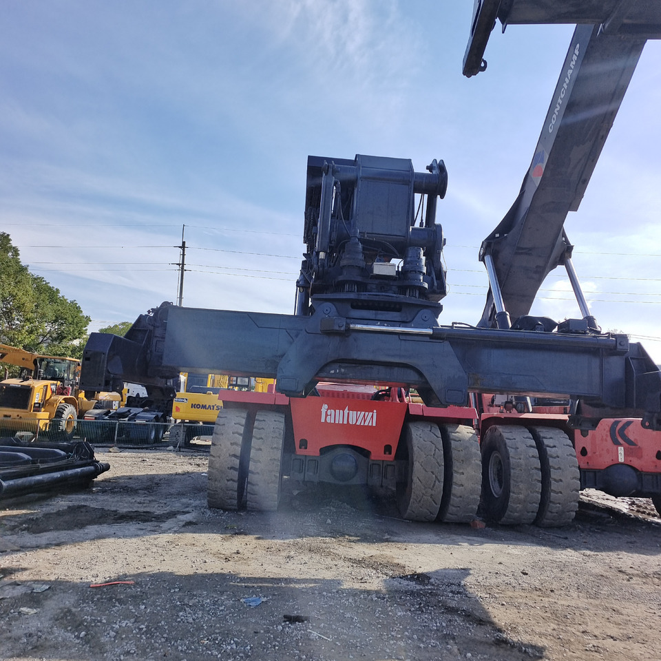 Reach stacker FANTUZZI CS45KMHD: picture 16