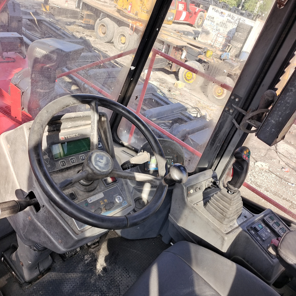 Reach stacker FANTUZZI CS45KMHD: picture 23