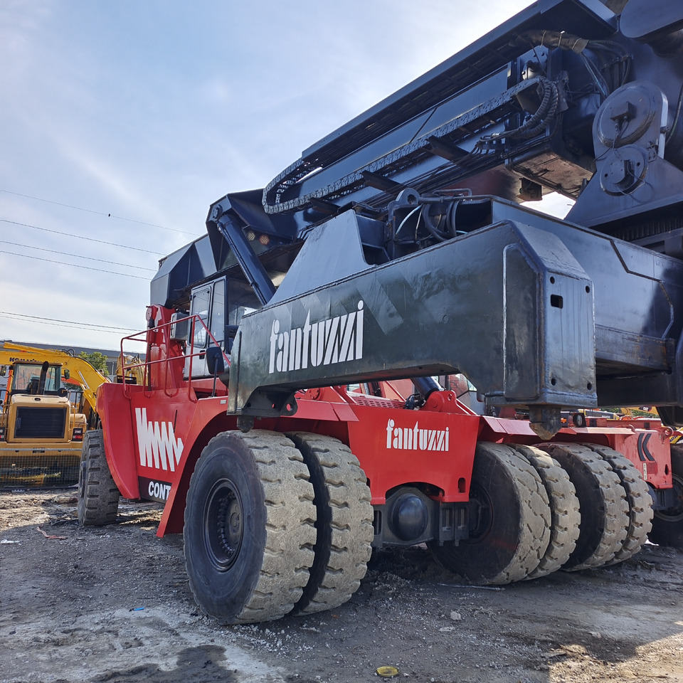 Reach stacker FANTUZZI CS45KMHD: picture 19