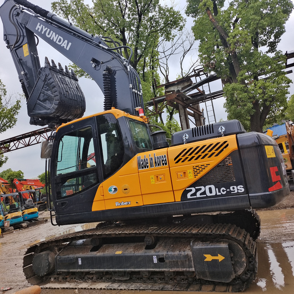 HYUNDAI 220LC-9S Hyundai 220 LC - 9 S - Crawler excavator: picture 1 HYUNDAI 220LC-9S Hyundai 220 LC - 9 S - Crawler excavator: picture 1