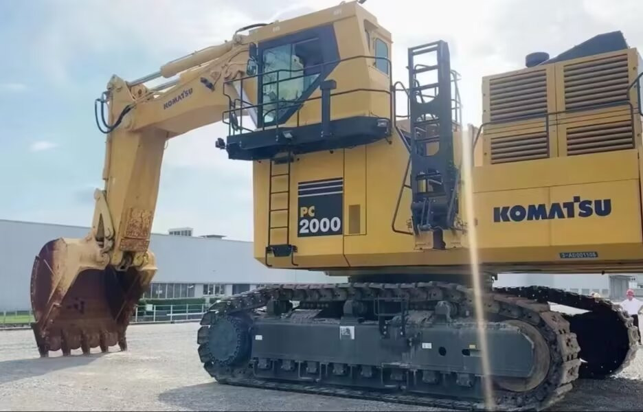 KOMATSU PC2000-8 PC 2000 - 8 Mining Excavator - Crawler excavator: picture 1 KOMATSU PC2000-8 PC 2000 - 8 Mining Excavator - Crawler excavator: picture 1