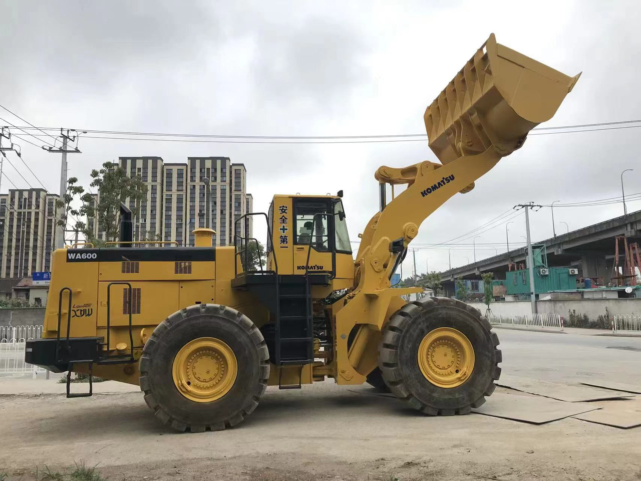 KOMATSU WA600 - Wheel loader: picture 2 KOMATSU WA600 - Wheel loader: picture 2