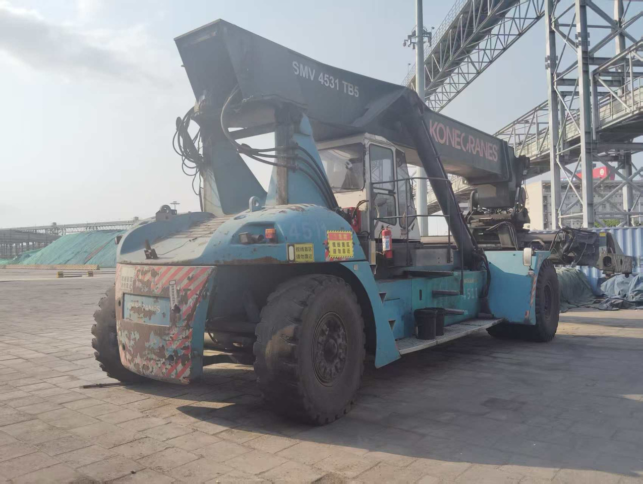KONECRANES SMV 4531 TB5 - Reach stacker: picture 2 KONECRANES SMV 4531 TB5 - Reach stacker: picture 2