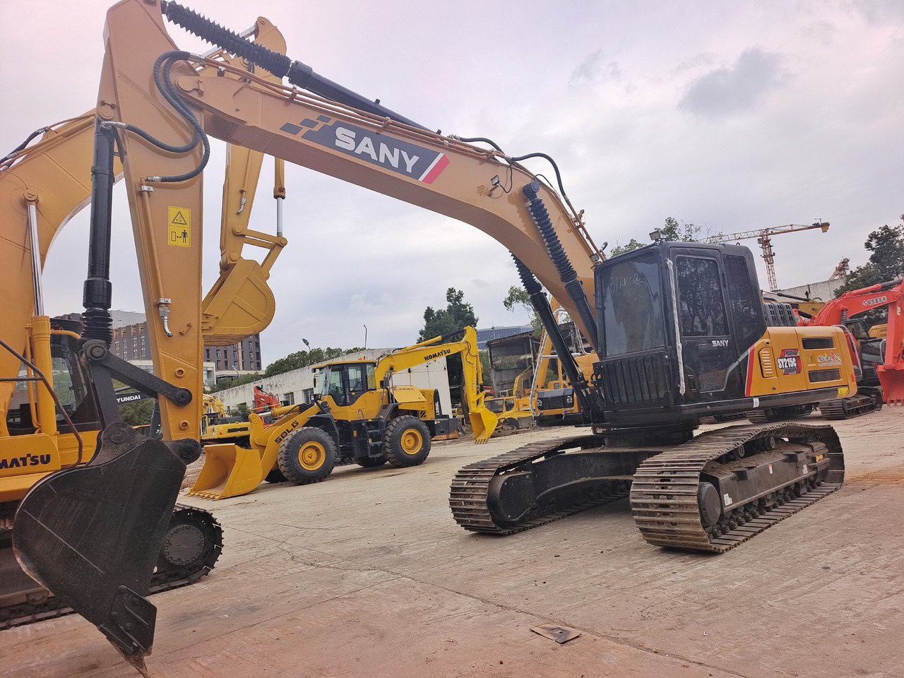 SANY 215C SY 215 C - Crawler excavator: picture 1 SANY 215C SY 215 C - Crawler excavator: picture 1