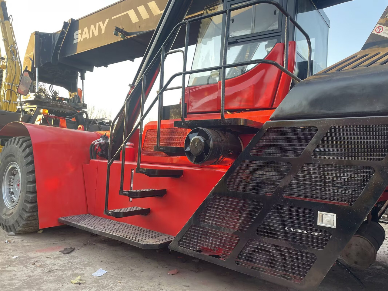 SANY SRSC45C30 - Reach stacker: picture 1 SANY SRSC45C30 - Reach stacker: picture 1