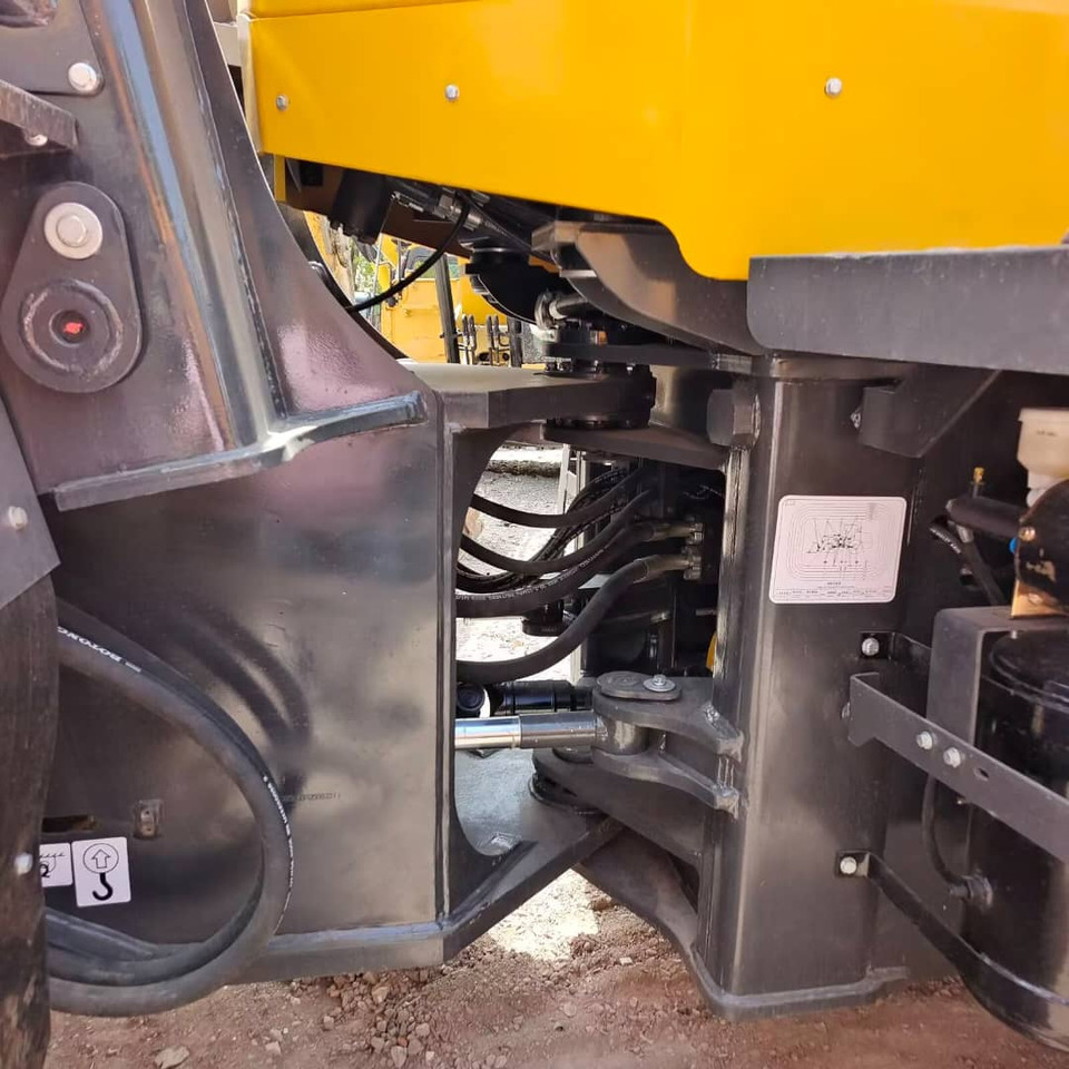 Wheel loader SDLG 956L: picture 7