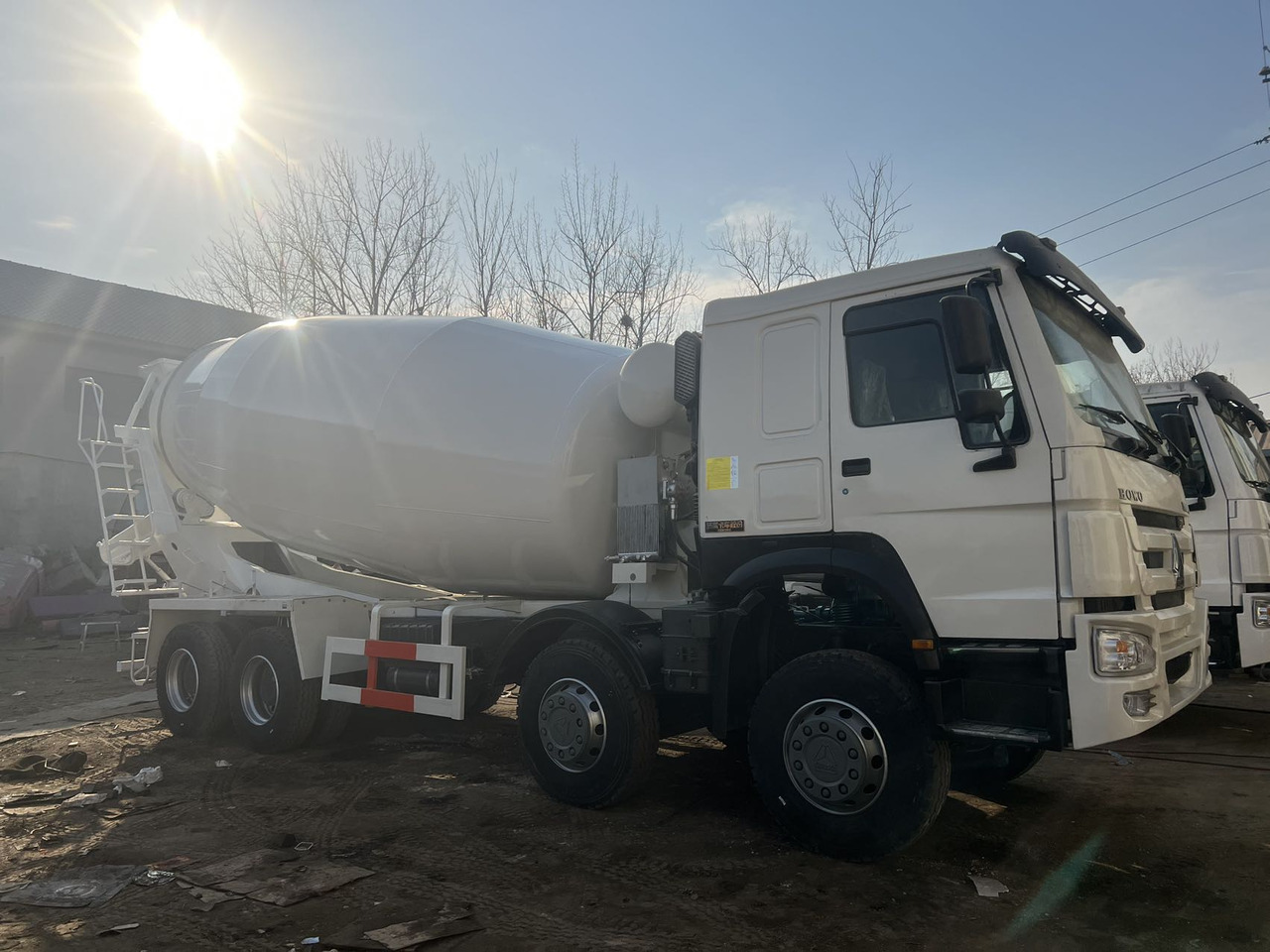SINOTRUK HOWO 371 8X4 16 Cubic Meter SINOTRUK Howo Concrete Mixer Truck - Concrete mixer: picture 4 SINOTRUK HOWO 371 8X4 16 Cubic Meter SINOTRUK Howo Concrete Mixer Truck - Concrete mixer: picture 4