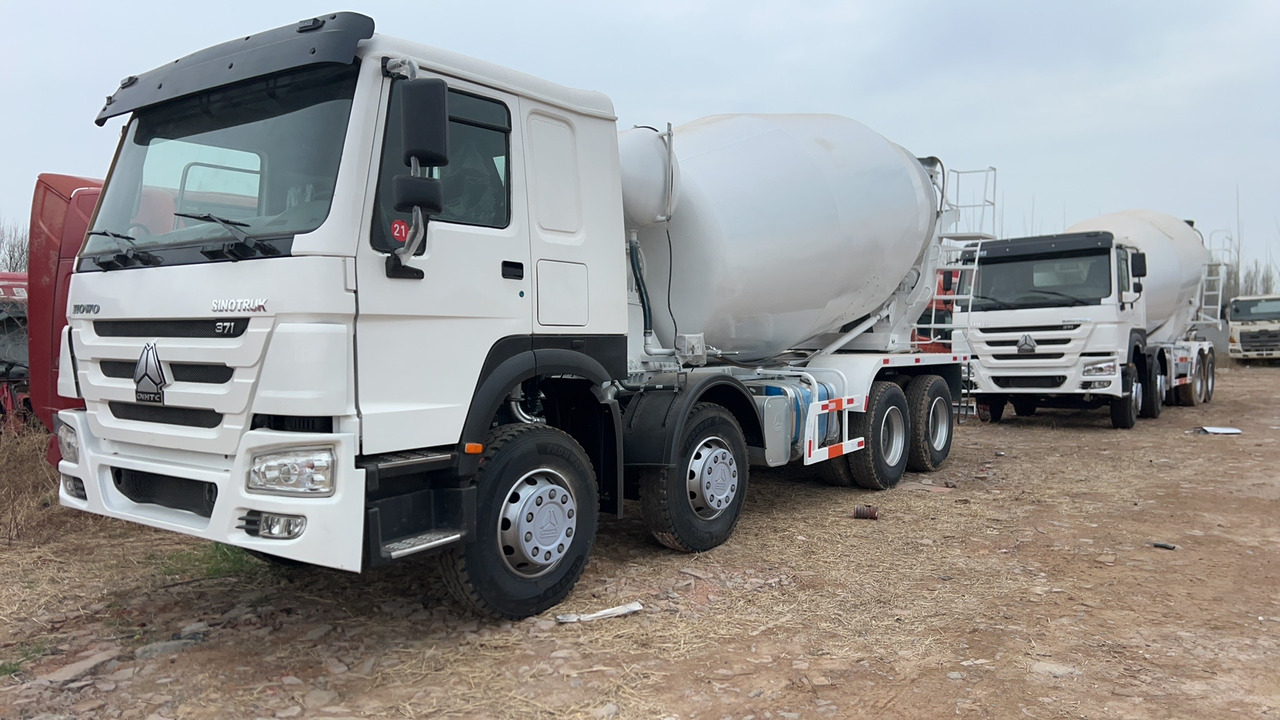 SINOTRUK HOWO 371 8X4 16 Cubic Meter SINOTRUK Howo Concrete Mixer Truck - Concrete mixer: picture 1 SINOTRUK HOWO 371 8X4 16 Cubic Meter SINOTRUK Howo Concrete Mixer Truck - Concrete mixer: picture 1