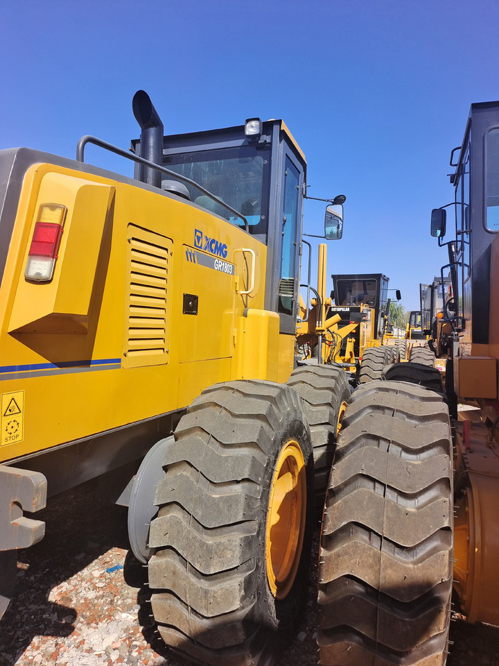 XCMG GR1803 WITH RIPPER - Grader: picture 1 XCMG GR1803 WITH RIPPER - Grader: picture 1