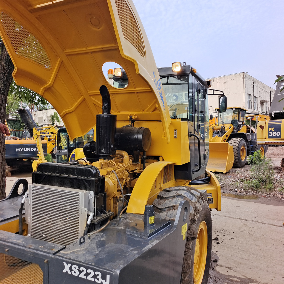 XCMG XS 223J - Road roller: picture 4 XCMG XS 223J - Road roller: picture 4