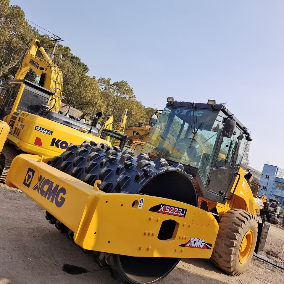 XCMG XS223J Goat Horn Vibratory Roller Compactor - Road roller: picture 1 XCMG XS223J Goat Horn Vibratory Roller Compactor - Road roller: picture 1