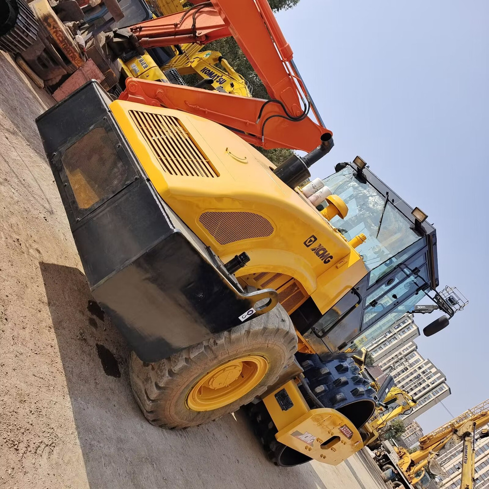 XCMG xs 223j XS223J Goat Horn Vibratory Roller Compactor - Road roller: picture 5 XCMG xs 223j XS223J Goat Horn Vibratory Roller Compactor - Road roller: picture 5