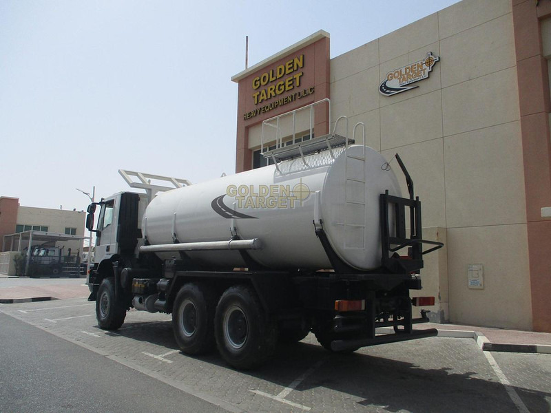 Iveco TRAKKER 380 - Tanker truck: picture 4 Iveco TRAKKER 380 - Tanker truck: picture 4