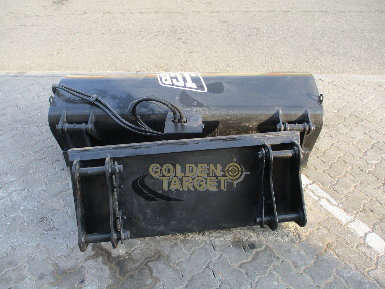 JCB Broom Attachment - Broom for Skid steer loader: picture 3 JCB Broom Attachment - Broom for Skid steer loader: picture 3
