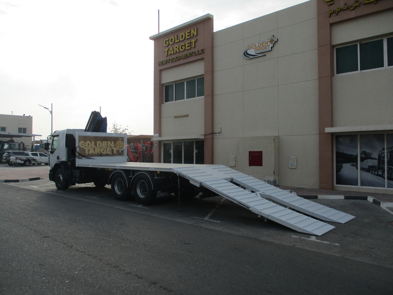 RENAULT Kerax 380 6×4 Crane Truck leasing RENAULT Kerax 380 6×4 Crane Truck: picture 9