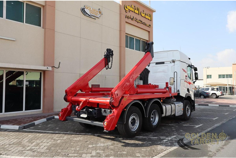 Renault 480 - Skip loader truck: picture 3 Renault 480 - Skip loader truck: picture 3