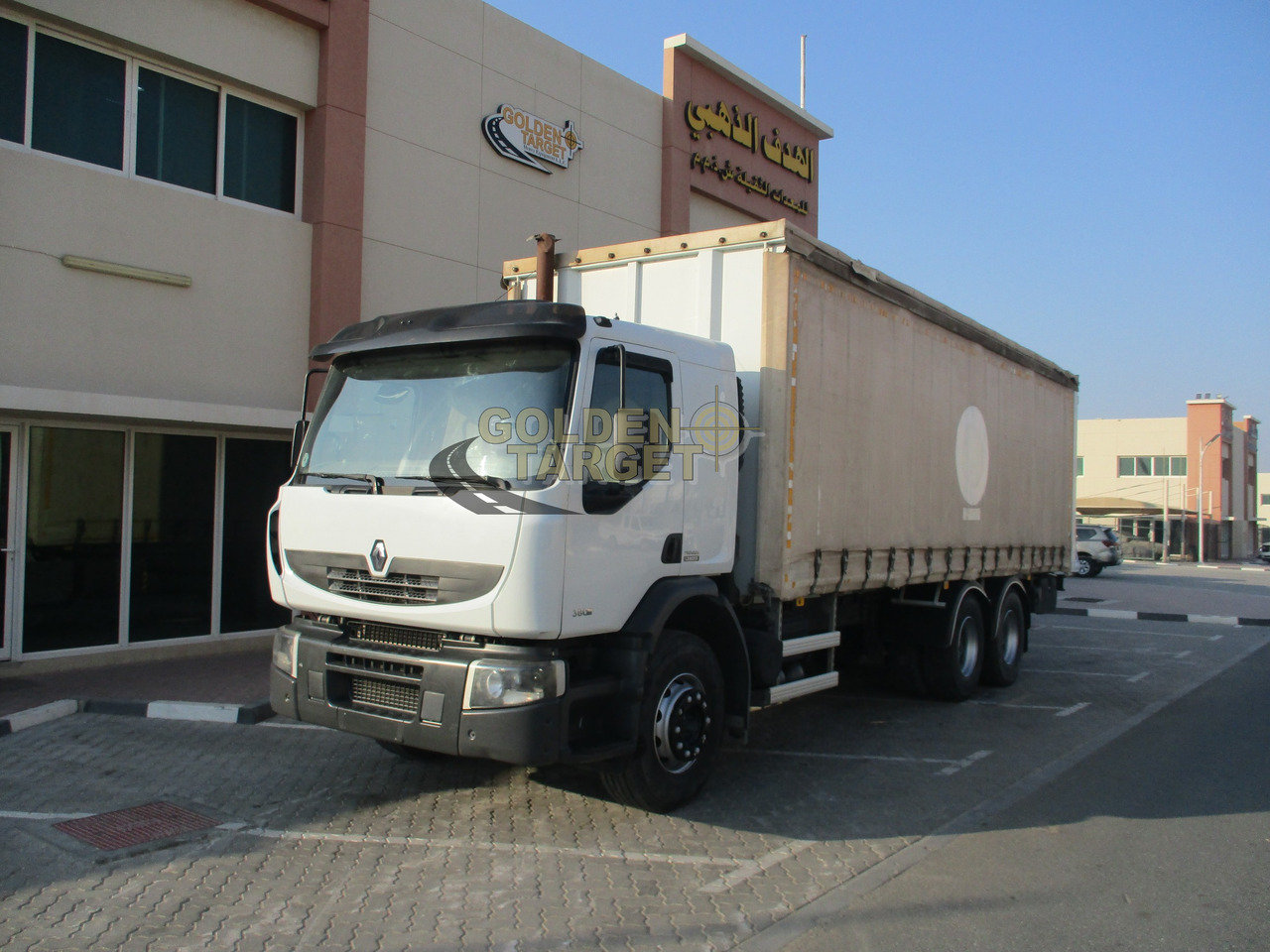 Renault KERAX 380 - Curtain side truck: picture 2 Renault KERAX 380 - Curtain side truck: picture 2