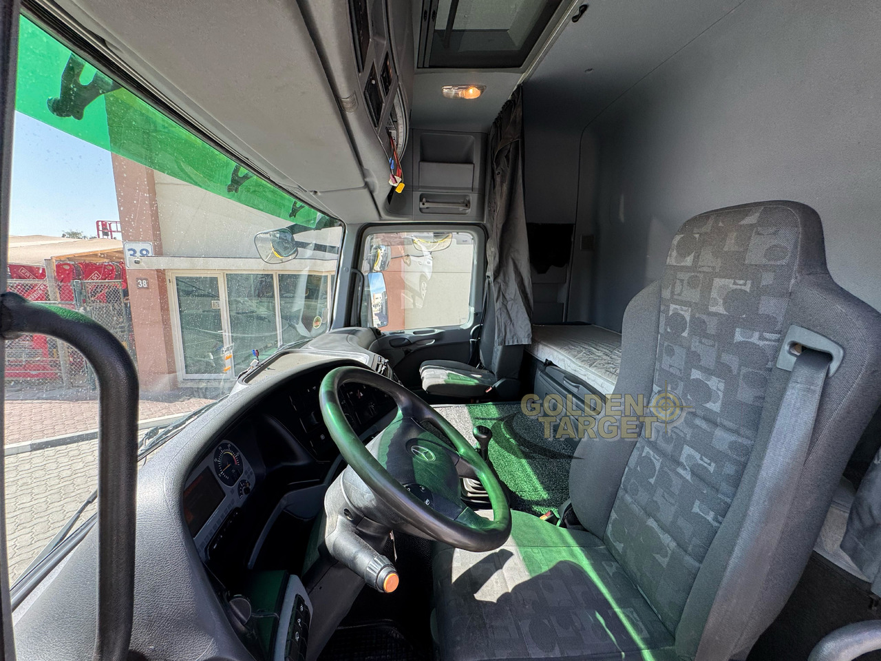 Tractor unit Mercedes Benz ACTROS 3355 6x4 Head Truck: picture 13