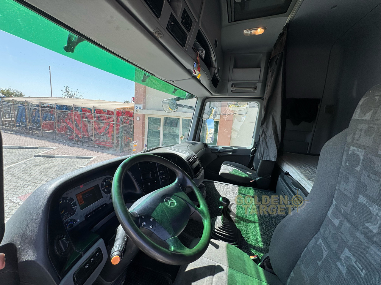 Tractor unit Mercedes Benz ACTROS 3355 6x4 Head Truck: picture 12