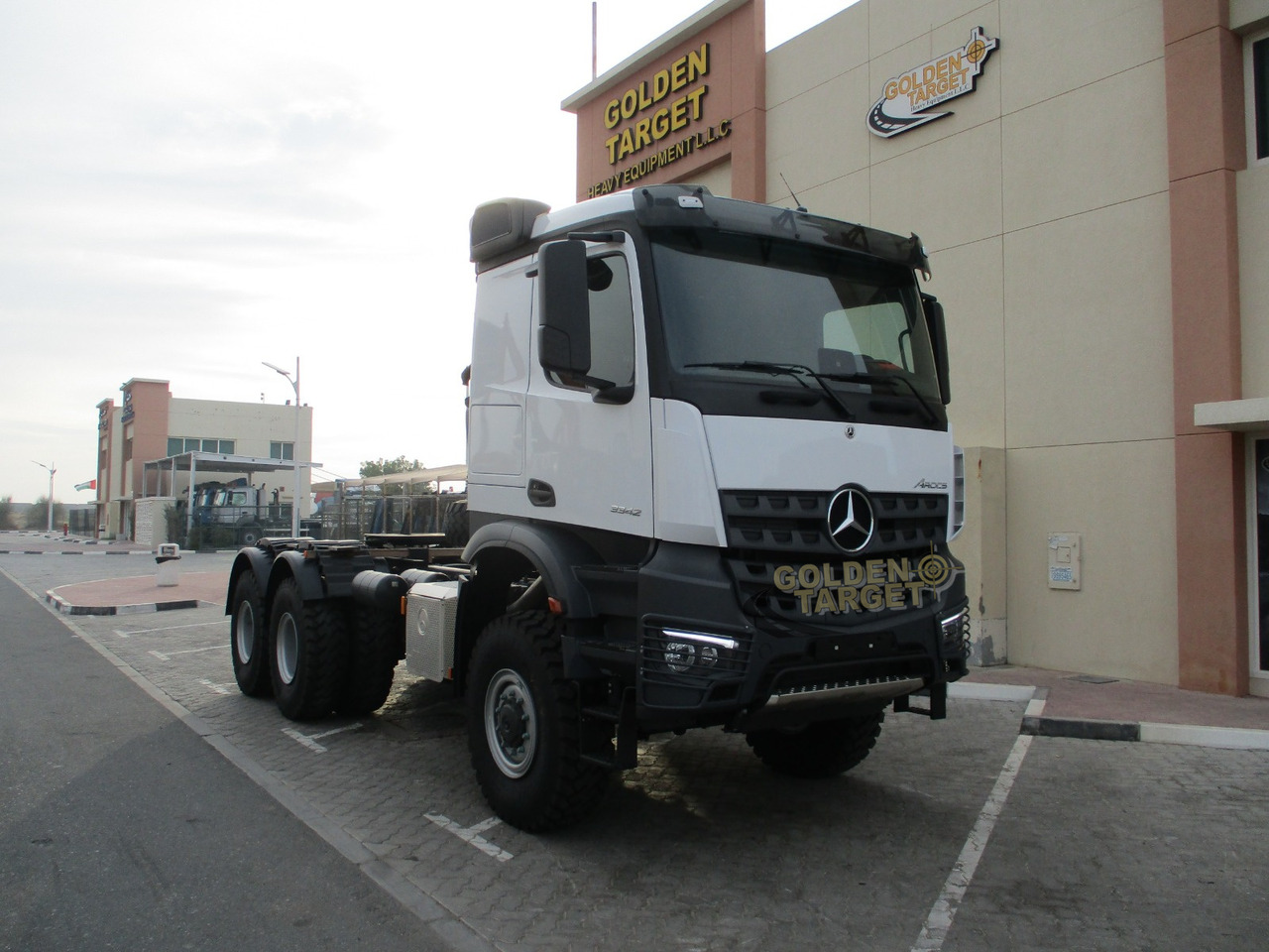 Mercedes-Benz Arocs 3342 6x6 Head Truck - Tractor unit: picture 1 Mercedes-Benz Arocs 3342 6x6 Head Truck - Tractor unit: picture 1