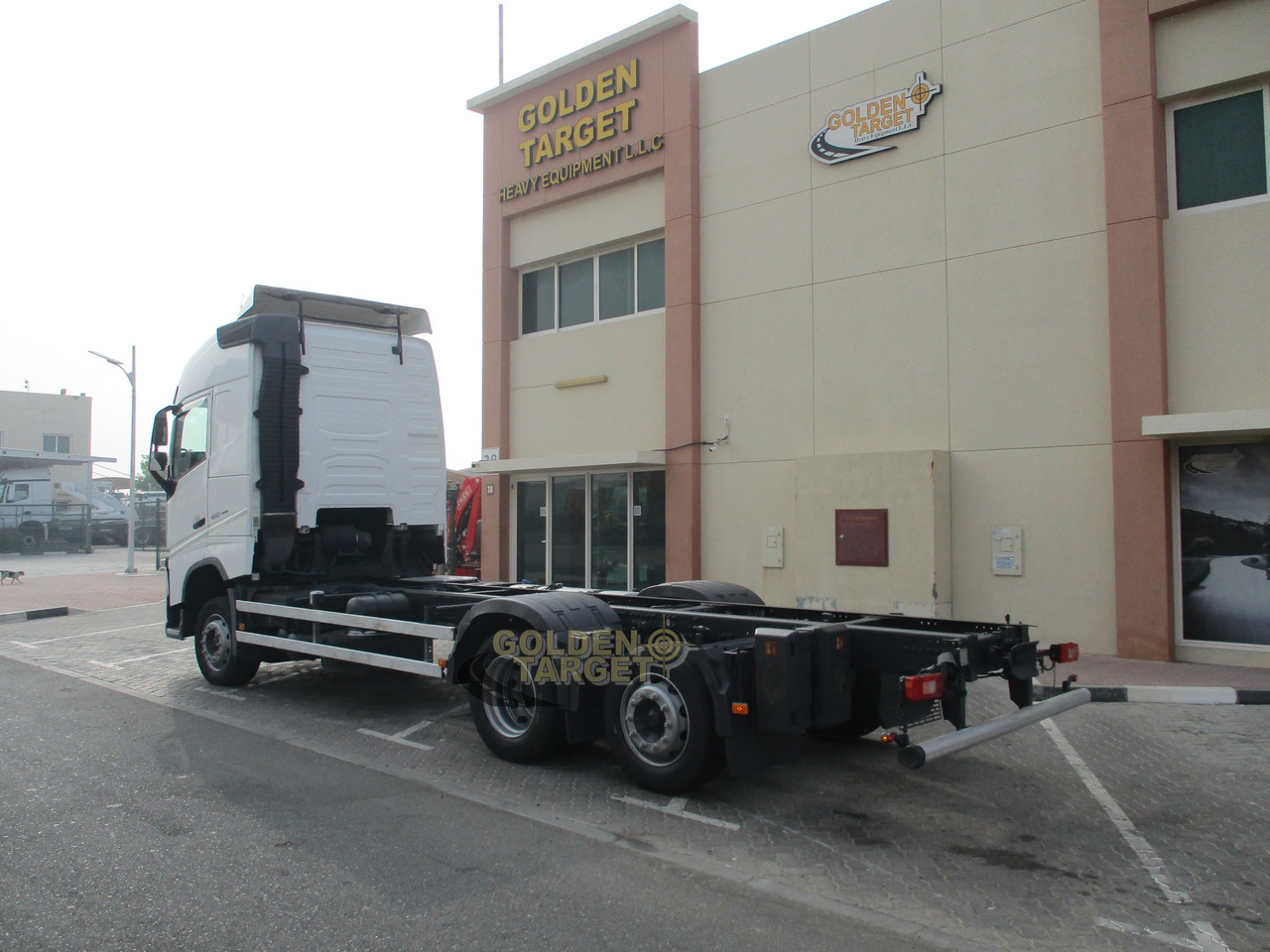 Volvo FH460 6×2 Chassis - Cab chassis truck: picture 4 Volvo FH460 6×2 Chassis - Cab chassis truck: picture 4