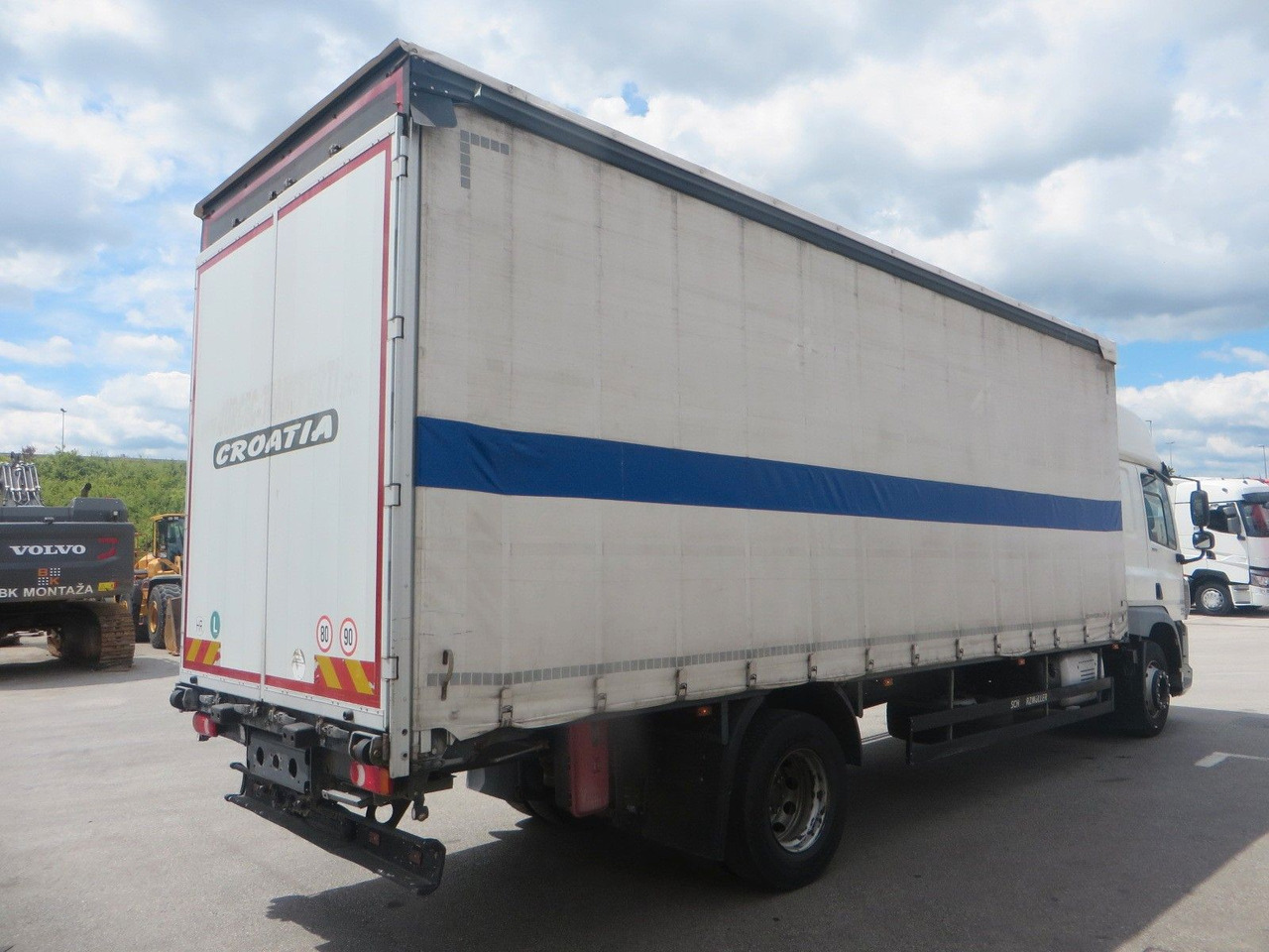 DAF CF320 4x2 18T Curtainside 7.70m - Curtain side truck: picture 3 DAF CF320 4x2 18T Curtainside 7.70m - Curtain side truck: picture 3