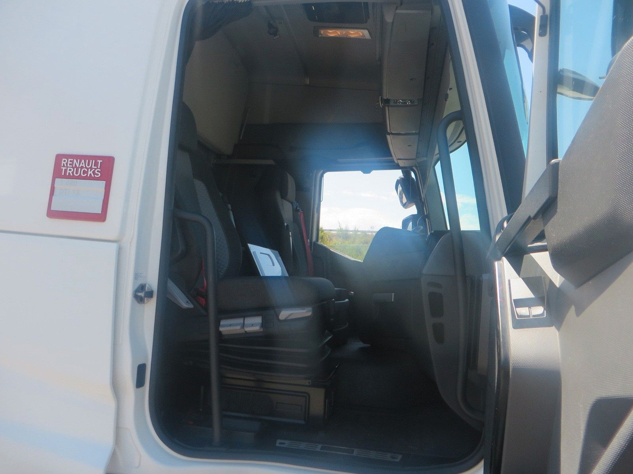 Tractor unit Renault T480 SC 4x2Tractor, Retarder: picture 20